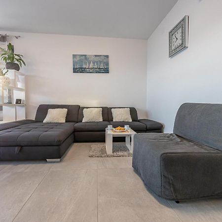 Luxury Villas White Sails Пинезичи Экстерьер фото