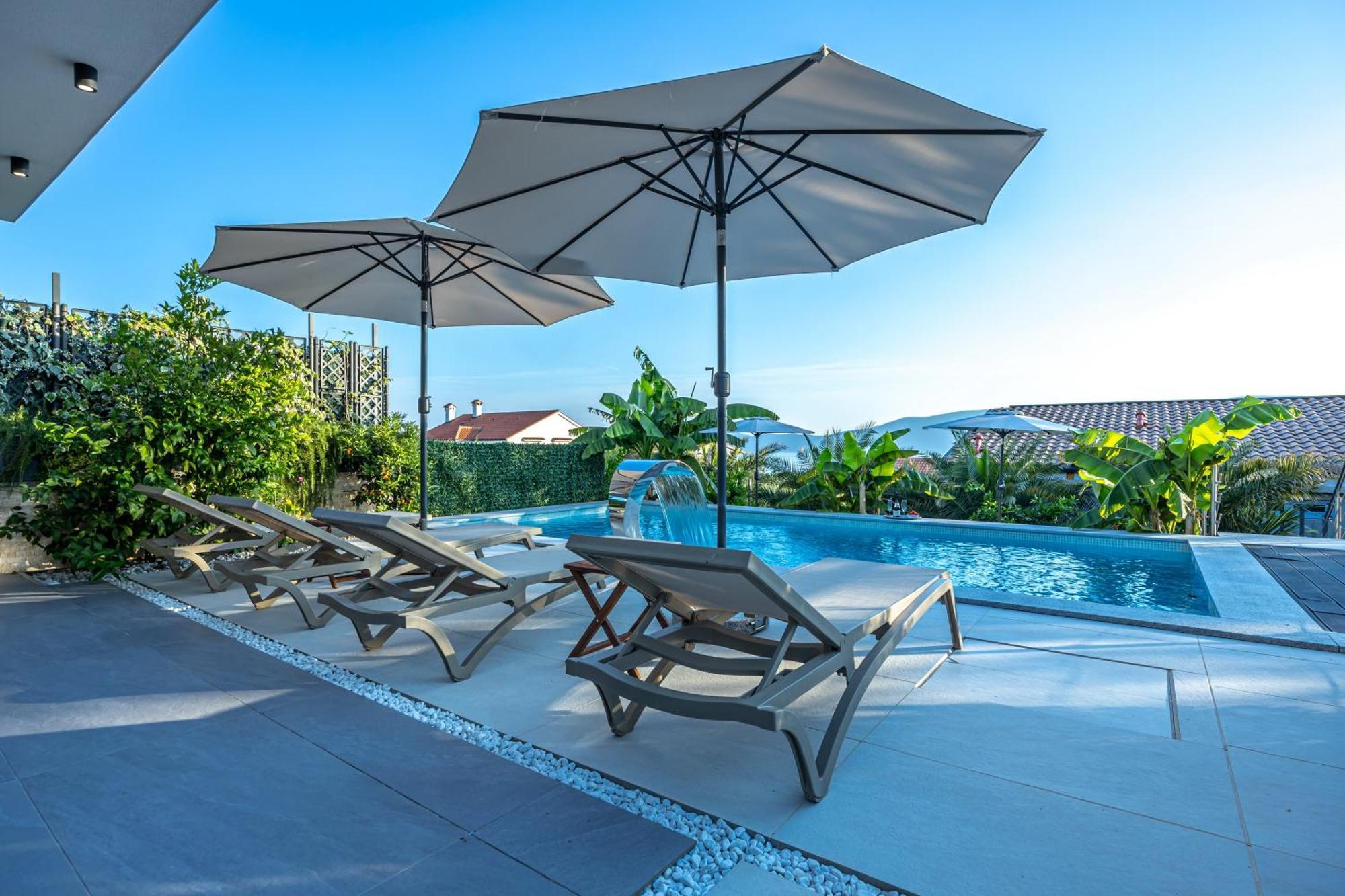 Luxury Villas White Sails Пинезичи Экстерьер фото
